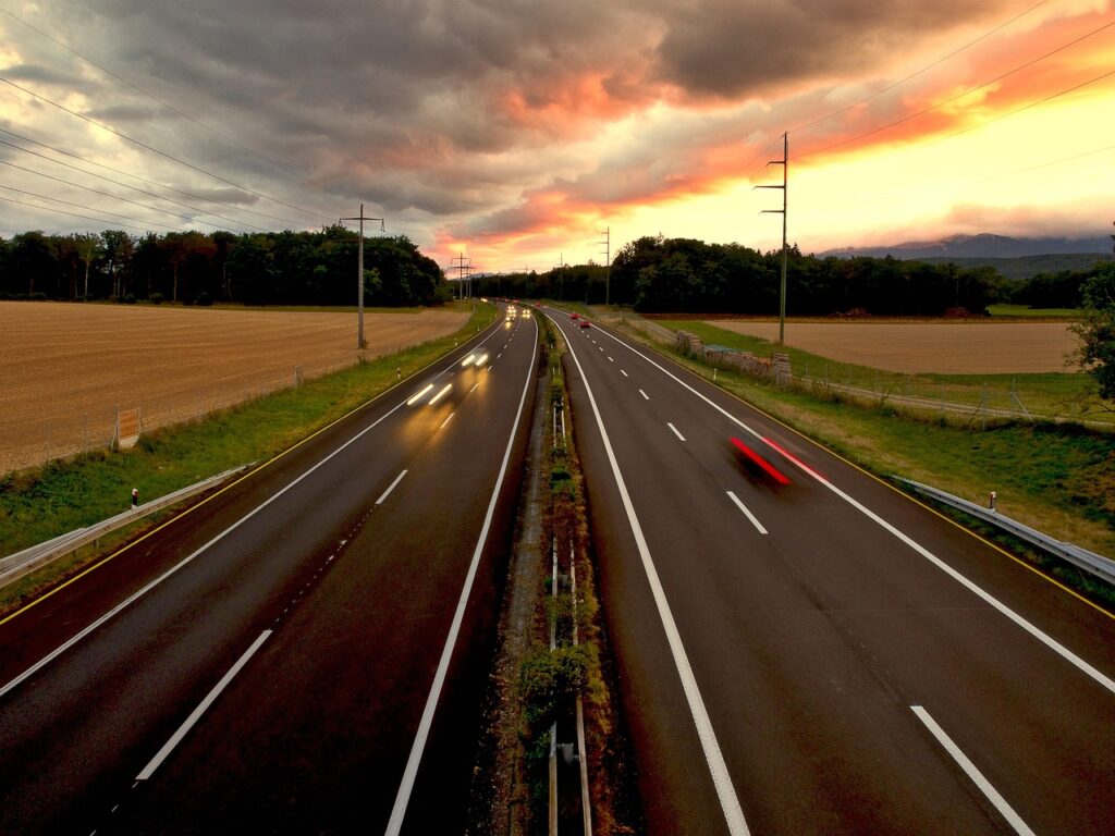 Udało nam się wybudować autostrady, ale niestety nikt Polaków nie nauczył po nich jeździć