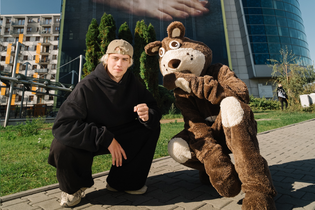 Influencerzy mają już nawet swoje taryfy u operatorów. Łatwogang w Plushu