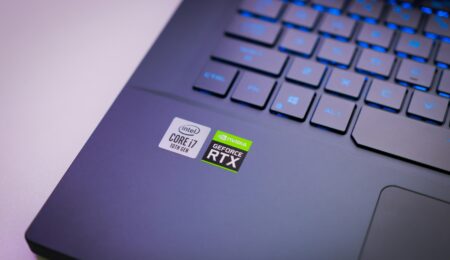 Twój osobisty chatbot na wyciągnięcie ręki: jak NVIDIA rewolucjonizuje sztuczną inteligencję na naszych oczach