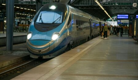 Dzieci i studenci będą mogli jeździć pociągiem za jeszcze mniejsze pieniądze. PKP Intercity uruchamia nowy program