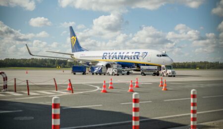 Lot trwał 15 godzin, a na pokładzie skończył się papier toaletowy i nie było darmowej wody. Ryanair komentuje sprawę