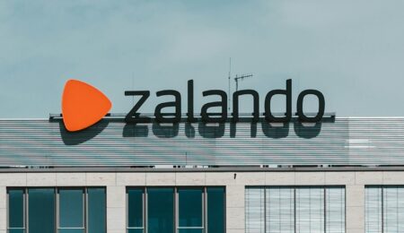 Zalando narozrabiało i teraz rozsyła nam pieniądze na maila. Ja dostałem 40 złotych na kolejne zakupy