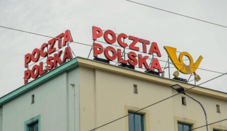 Czy taka Poczta Polska jest potrzebna Polakom? W żadnym wypadku. Ale musi trwać