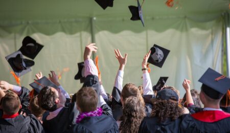 Hiszpańscy studenci zachwyceni studiowaniem na polskich uczelniach. Studia w Polsce łatwiejsze niż w Hiszpanii