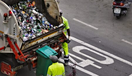 Uważaj, co wrzucasz do śmietnika. Błąd może sporo kosztować