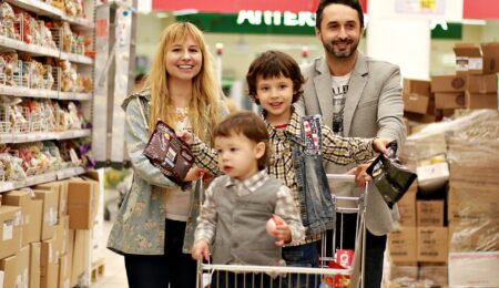 Palety w sklepach typu Lidl, Biedronka itd. mogą stanowić zagrożenie, a klienci mogą domagać się odszkodowań