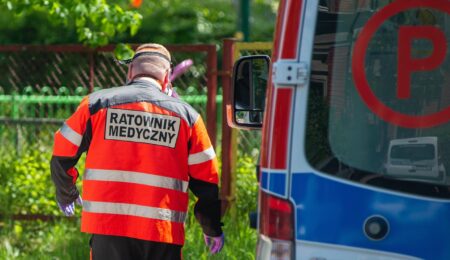 Przyjechać do szpitala jest względnie łatwo. Gorzej z niego wrócić do domu