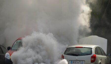 Pułapki przy zakupie samochodu używanego. Na to nie daj się nabrać