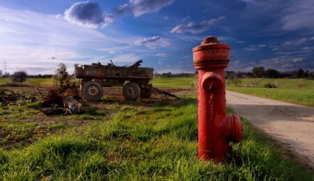 Polacy kradną wodę na wiele sposobów. Nie pogardzą też tą z hydrantów