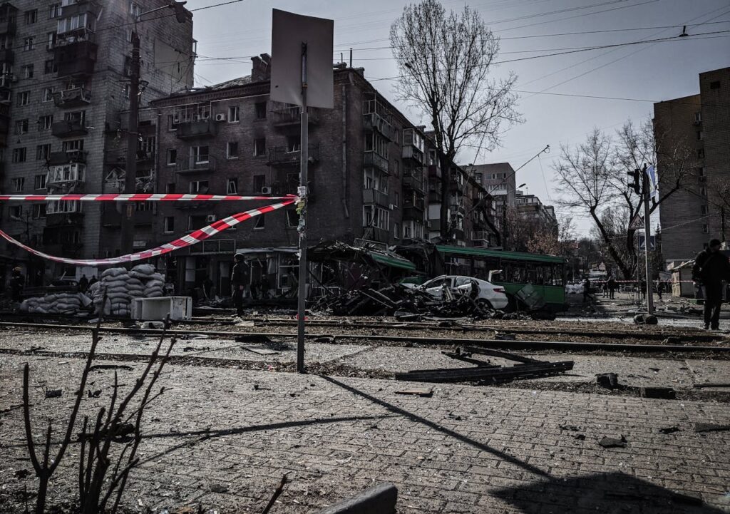 Rozwalające się kamienice straszą. I na razie będą straszyć dalej