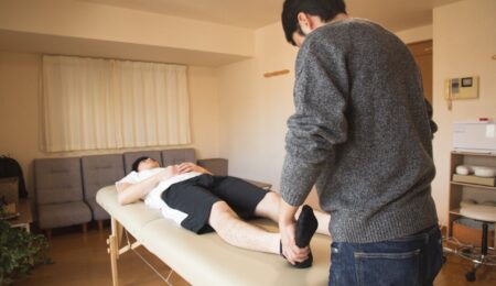 Fizjoterapeuta mógłby pełnić funkcję lekarza pierwszego kontaktu. Wystawiłby również zwolnienie lekarskie