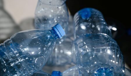 Polacy jednak docenili butelkomaty Lidla. W ciągu miesiąca oddali w nich aż 9 mln opakowań