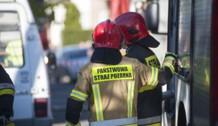 Kierowcy parkują na drogach pożarowych i nie wiedzą, że mogą przyczynić się do tragedii