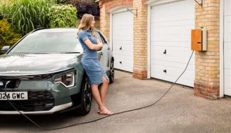 Rząd kończy z utrudnieniami w instalowaniu prywatnych punktów ładowania samochodów elektrycznych