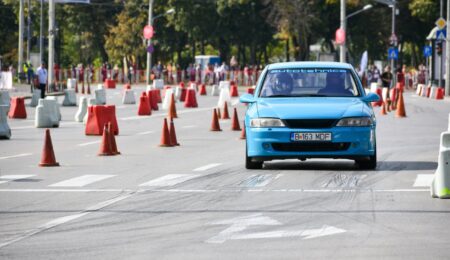 Jazda samochodem tylko dla bogatych. Od cen kursów prawa jazdy boli głowa