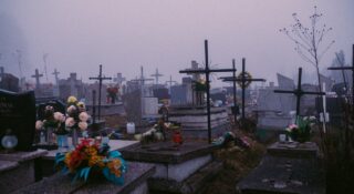 Nieudolność polskiego rządu zabije więcej osób niż COVID. Łóżka w szpitalach stoją puste, a pacjenci umierają pod oknem
