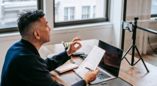 Był bon na laptopa dla nauczycieli. Nadszedł czas na bon na smartfona